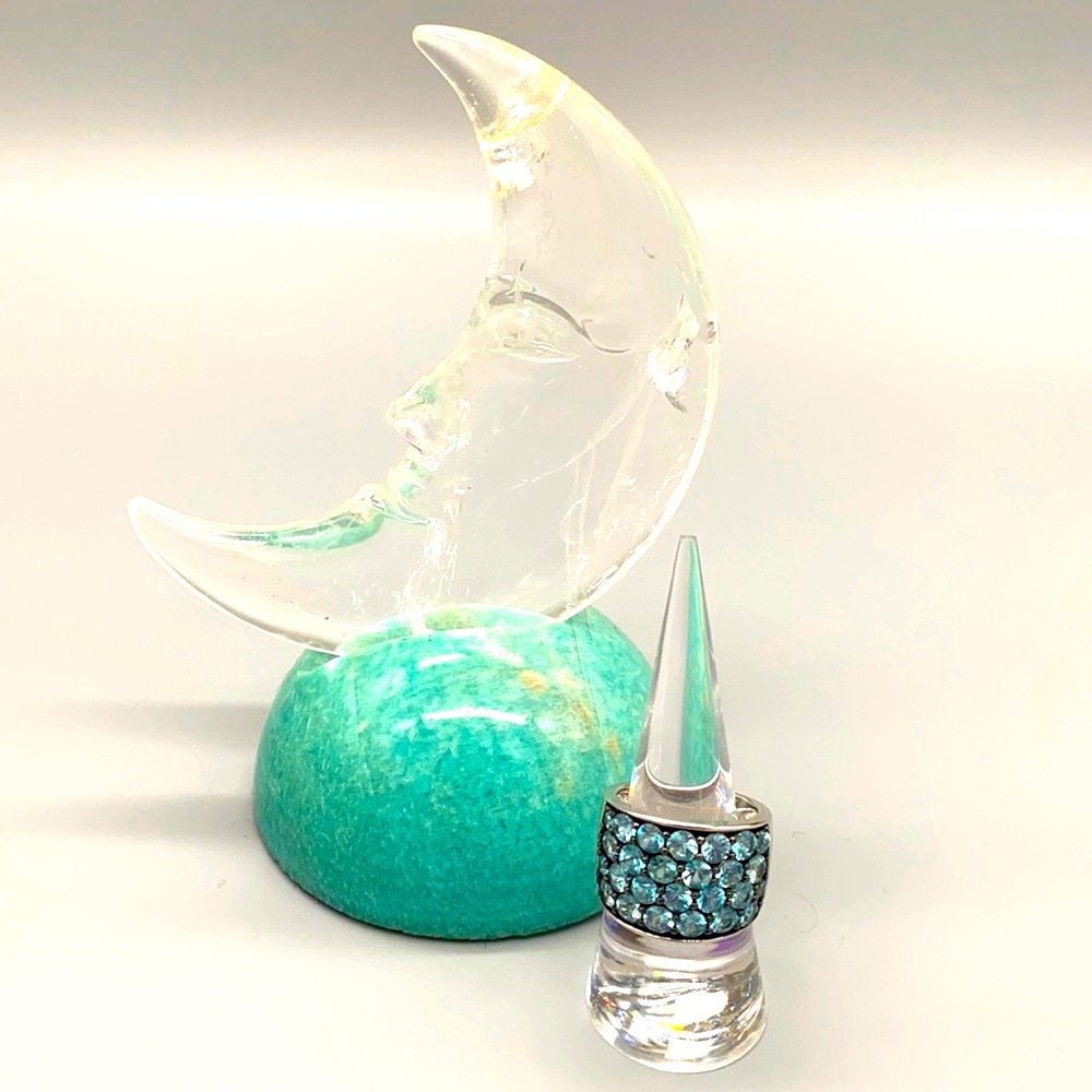 NYC I I sterling sparklingly natural blue zircon ring in size 8 🦋